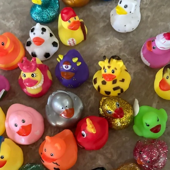 Colorful Assorted Rubber Duck Toy Set - Picture 3 of 4